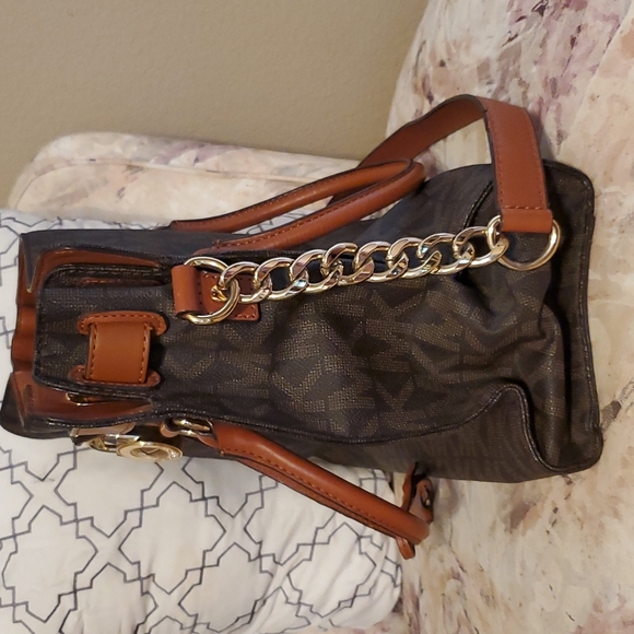 Michael Kors Handbag Set - Picture 5 of 15